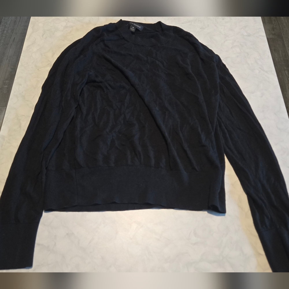 Banana Republic Women's Lightweight Black Sweater Medium